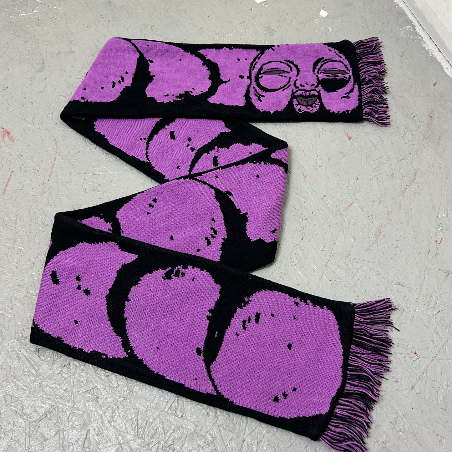 worm scarf
