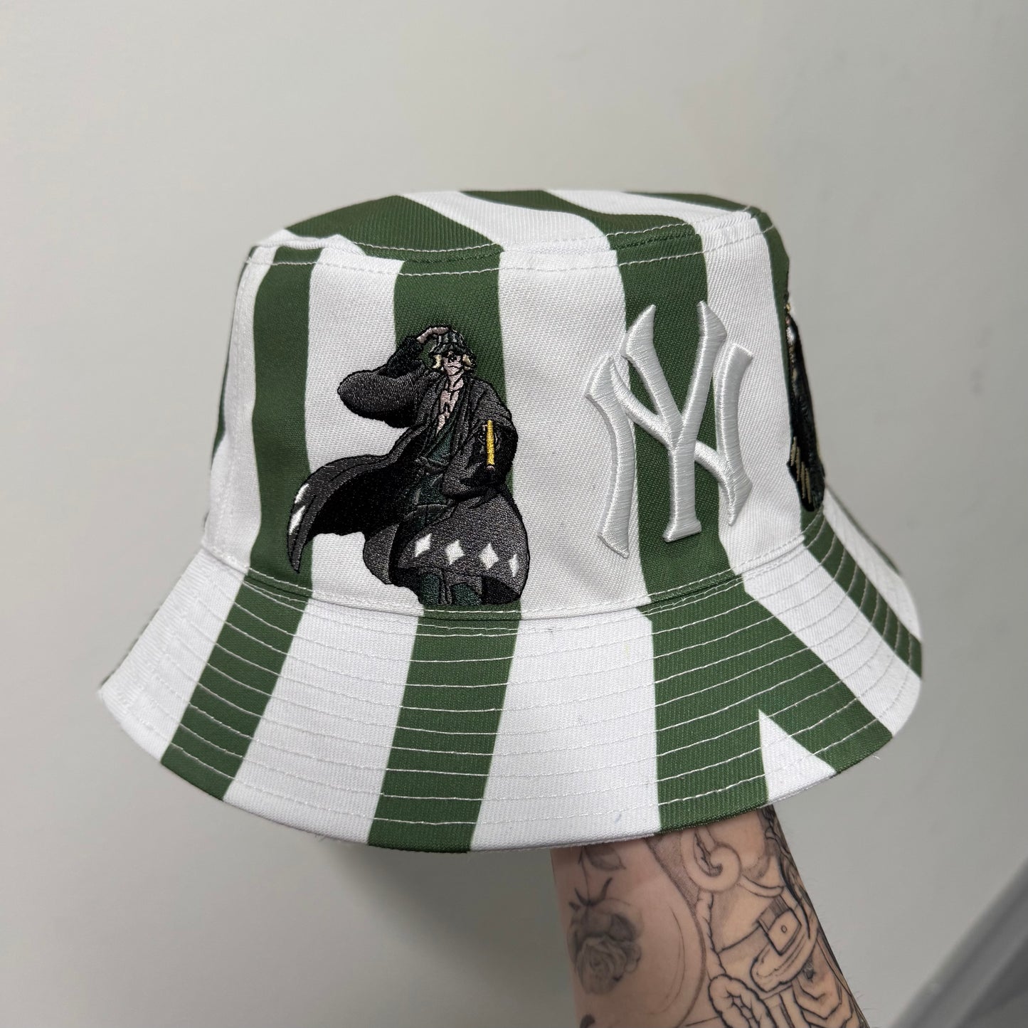 BUCKET HAT