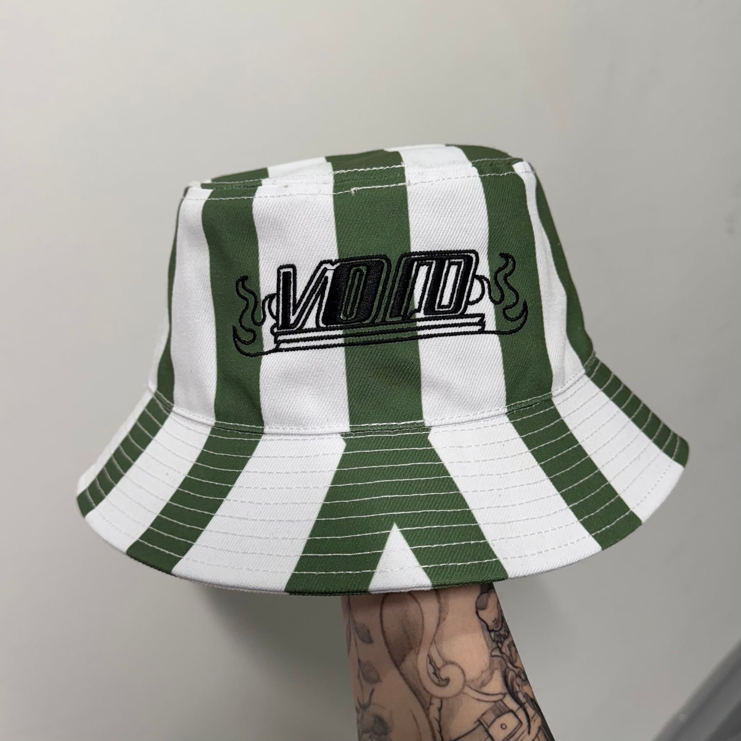 BUCKET HAT
