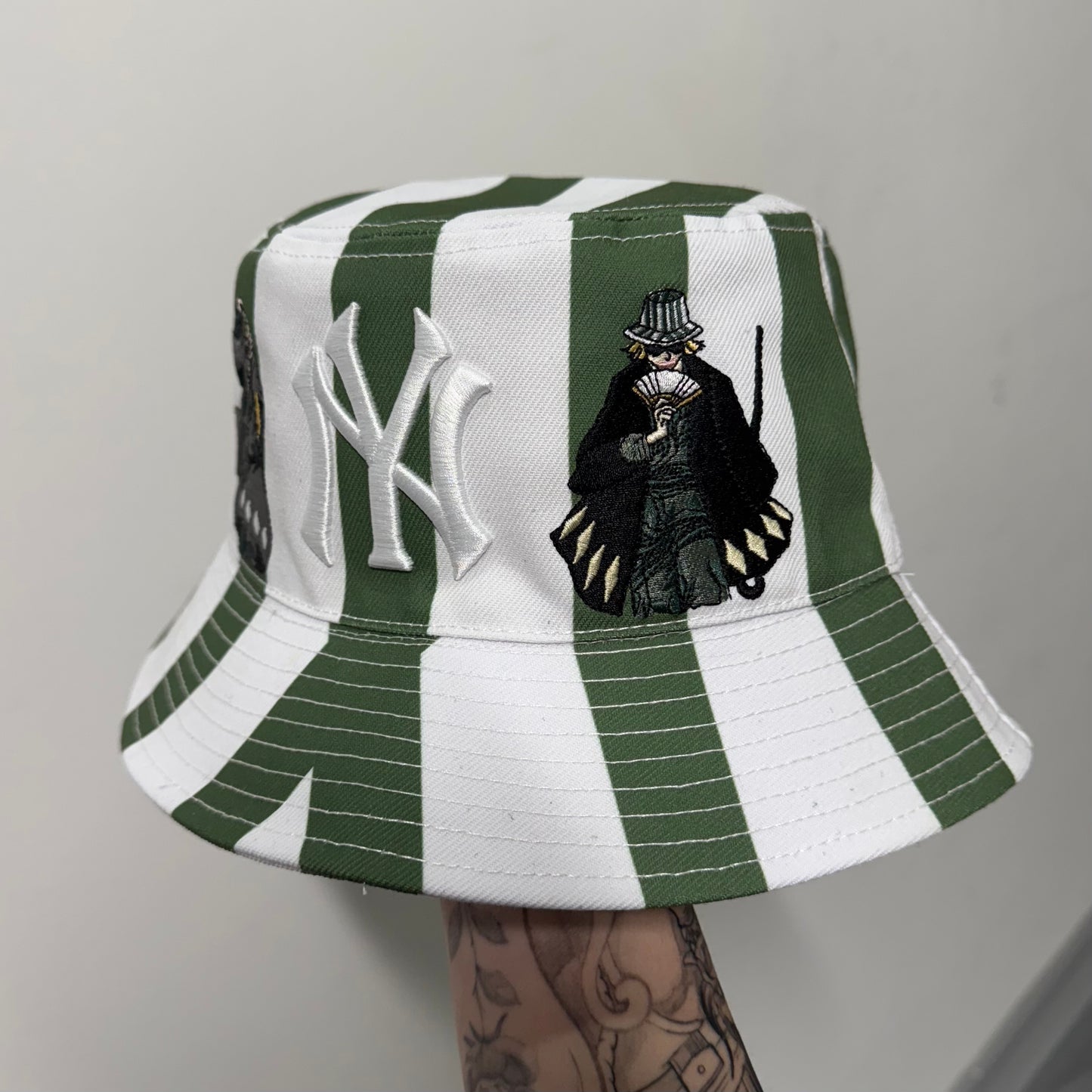 BUCKET HAT